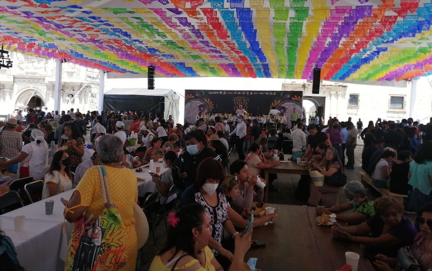 Inauguran la Feria del Tamal y el Tejate en la Plaza de Danza